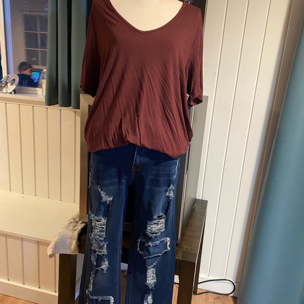 Rust t-shirt, old navy v-neck t-shirt